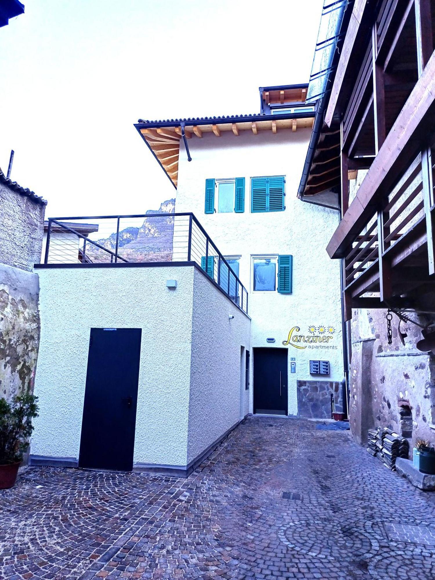 Lanziner Apartments Egna Luaran gambar