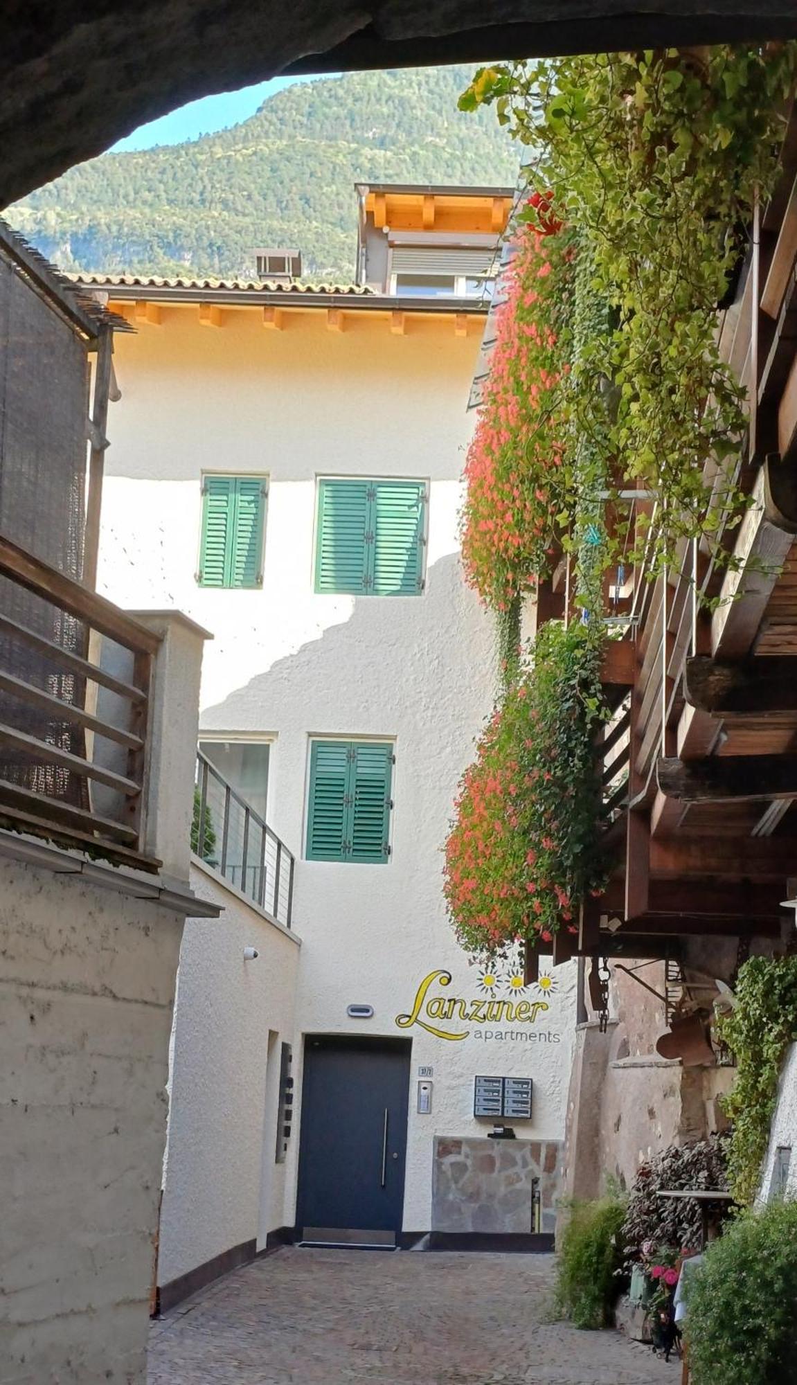 Lanziner Apartments Egna Luaran gambar